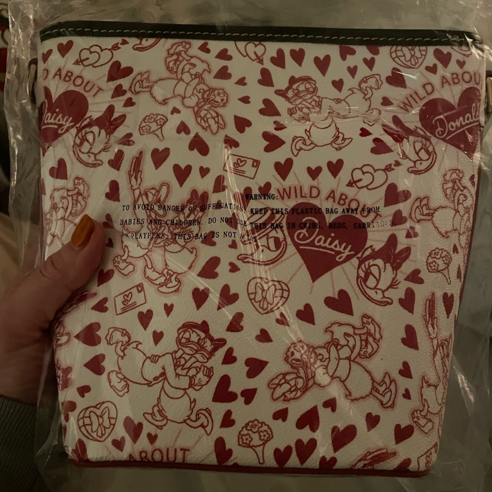 🎁🎄Dooney & Bourke Daisy/Donald Valentine’s ‘23🎄🎁 - Picture 4 of 5